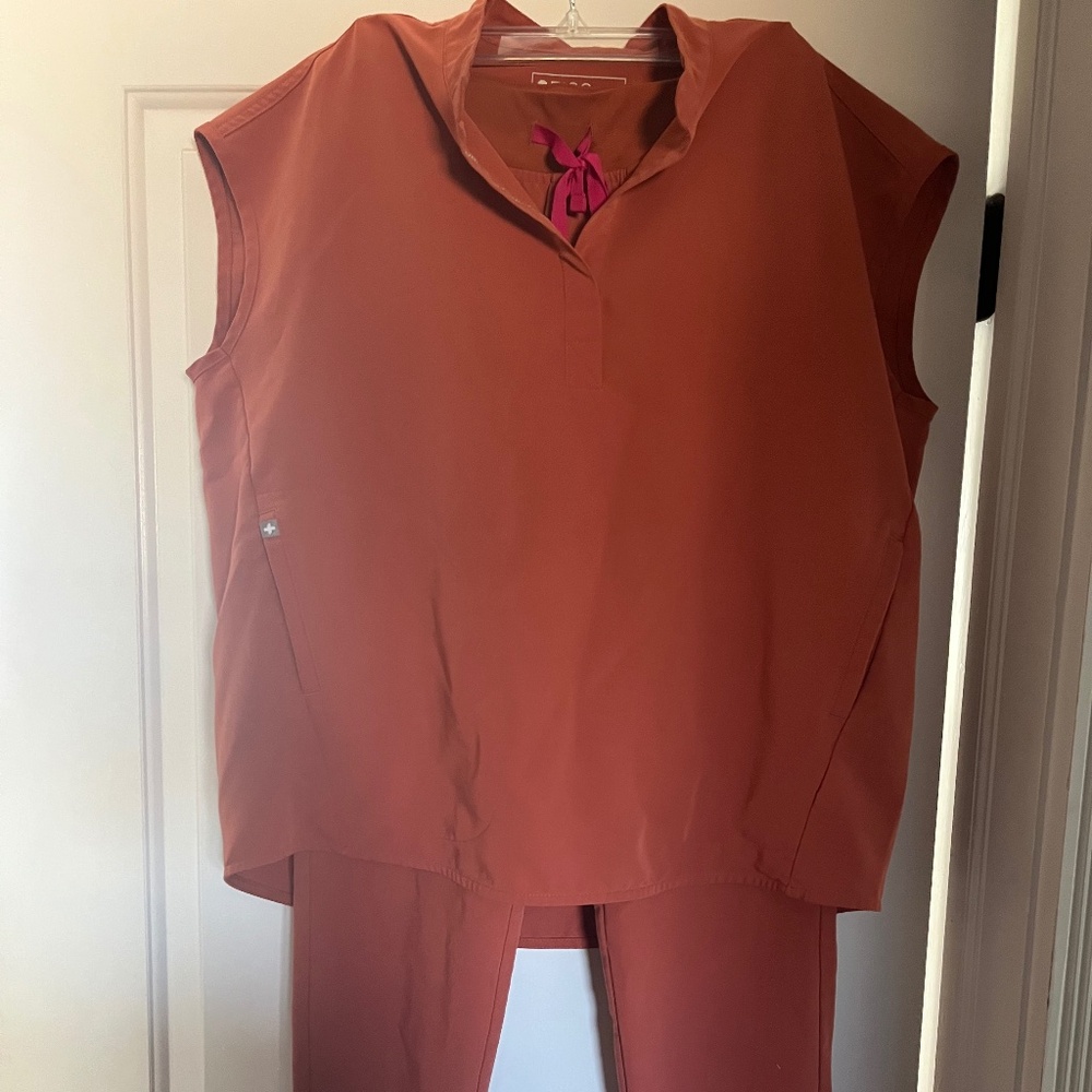 Figs Rafaela Top Small Zamora Jogger Small Scrub Set